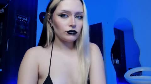 Snapshot of scorpiogoddesss chatting on March 26, 3:01 am Goddess online show from March 26, 3:01 am