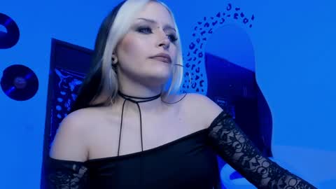 Snapshot of scorpiogoddesss chatting on April 29, 4:05 am Goddess online show from April 29, 4:05 am