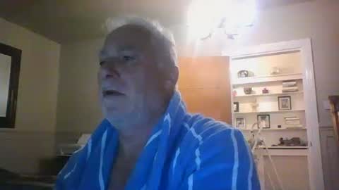 Snapshot of scoti55 chatting on April 24, 8:33 pm scoti55 online show from April 24, 8:33 pm