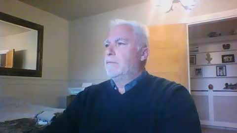 Snapshot of scoti55 chatting on May 11, 1:39 pm scoti55 online show from May 11, 1:39 pm