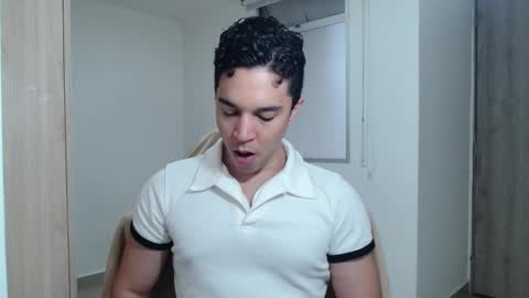 Snapshot of scott_brasher1 chatting on January 6, 8:39 pm Twitter Scott brasher1 Instagram Camiloestuardo2 online show from January 6, 8:39 pm