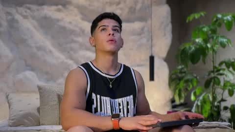 Andrew Flintt online show from April 5, 1:36 am