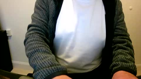 Snapshot of scotti30 chatting on December 13, 8:41 am Scott online show from December 13, 8:41 am