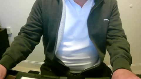 Snapshot of scotti30 chatting on January 17, 9:25 am Scott online show from January 17, 9:25 am