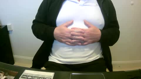 Snapshot of scotti30 chatting on February 1, 9:19 am Scott online show from February 1, 9:19 am