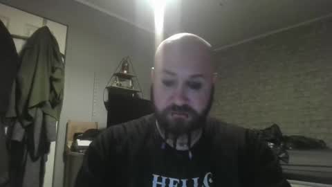 Snapshot of scottish_alien chatting on March 31, 2:02 am Richard James online show from March 31, 2:02 am