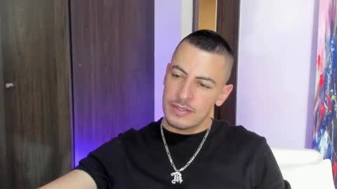 Snapshot of scotty_music chatting on June 2, 3:25 pm Ricardo online show from June 2, 3:25 pm
