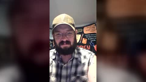 Snapshot of scruffymcbaggins chatting on August 7, 3:52 am scruffymcbaggins online show from August 7, 3:52 am