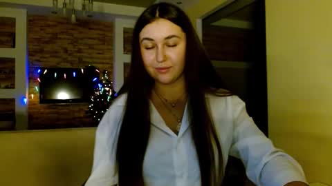 Elizabeth  online show from December 15, 1:37 pm