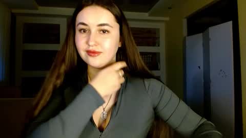 Elizabeth  online show from February 13, 2:35 pm