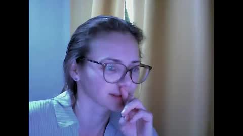 Snapshot of sea_dream chatting on September 10, 4:45 am SEA Dream online show from September 10, 4:45 am