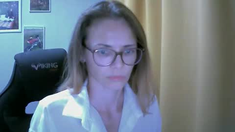 Snapshot of sea_dream chatting on September 18, 5:15 pm SEA Dream online show from September 18, 5:15 pm