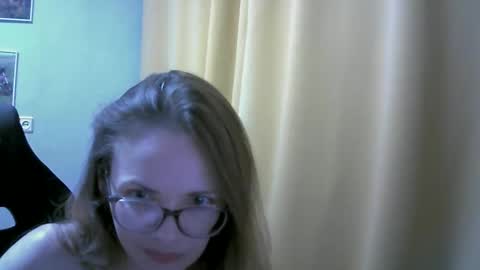 Snapshot of sea_dream chatting on October 11, 6:17 pm SEA Dream online show from October 11, 6:17 pm