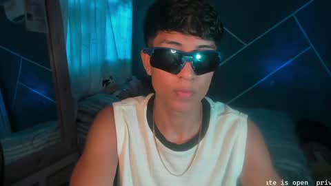 Snapshot of sean_scoth2 chatting on December 14, 9:45 pm Sean Scoth online show from December 14, 9:45 pm