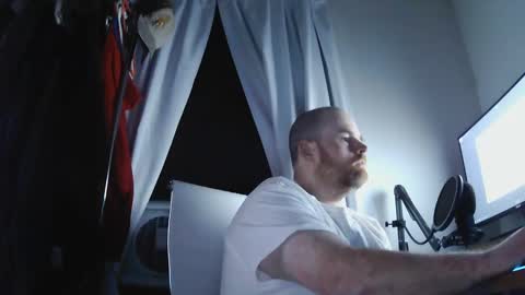 seanv26 online show from September 30, 2:05 am