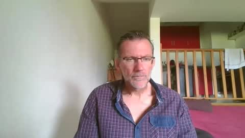 Snapshot of seb846894 chatting on May 3, 8:53 am seb846894 online show from May 3, 8:53 am