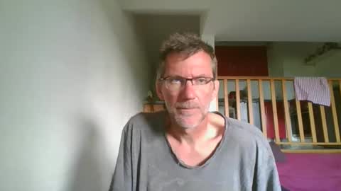 Snapshot of seb846894 chatting on May 12, 6:32 am seb846894 online show from May 12, 6:32 am