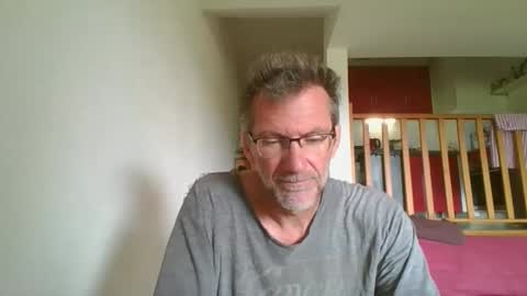 Snapshot of seb846894 chatting on May 15, 10:22 am seb846894 online show from May 15, 10:22 am