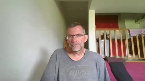 Snapshot of seb846894 chatting on May 17, 8:34 am seb846894 online show from May 17, 8:34 am