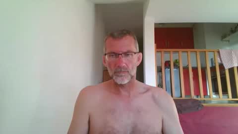 Snapshot of seb846894 chatting on May 25, 5:52 pm seb846894 online show from May 25, 5:52 pm