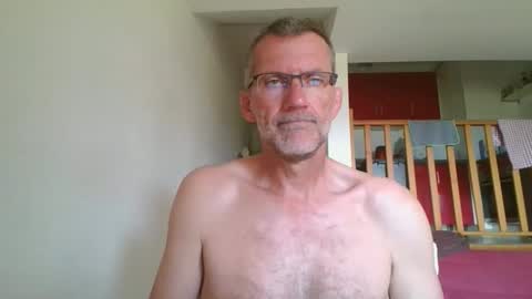 Snapshot of seb846894 chatting on May 27, 3:31 pm seb846894 online show from May 27, 3:31 pm