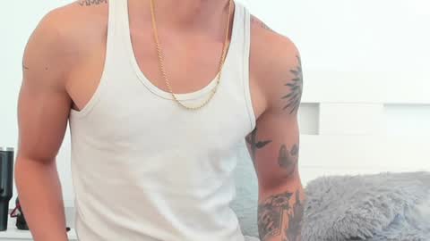 Snapshot of sebas_1122 chatting on January 24, 1:25 pm SEBASTIAN online show from January 24, 1:25 pm