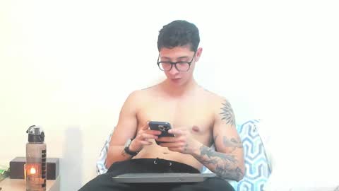 Snapshot of sebas_1122 chatting on March 17, 8:01 pm SEBASTIAN online show from March 17, 8:01 pm