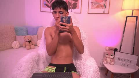 Snapshot of sebas_cat chatting on February 5, 2:27 am Sebastian Alvarez online show from February 5, 2:27 am