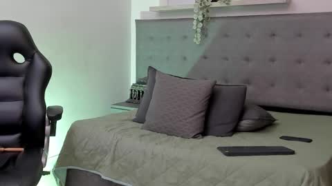 Snapshot of sebastamayo_ chatting on February 4, 10:21 am SEBAS online show from February 4, 10:21 am