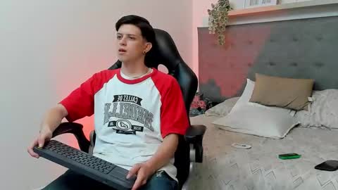 Snapshot of sebastamayo_ chatting on February 26, 5:28 am SEBAS online show from February 26, 5:28 am