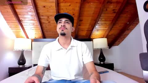 Snapshot of sebastian_berne chatting on March 4, 7:32 pm Sebastian Berne online show from March 4, 7:32 pm
