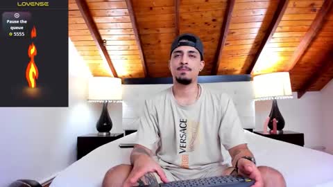 Snapshot of sebastian_berne chatting on September 29, 7:40 pm Sebastian Berne online show from September 29, 7:40 pm