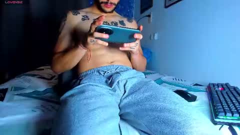 Snapshot of sebastian_foxter chatting on July 26, 11:33 pm Sebastian online show from July 26, 11:33 pm