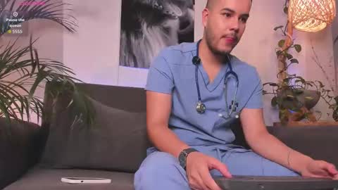 Snapshot of sebastian_foxxxx chatting on March 4, 12:05 am Sebastian foxxxx online show from March 4, 12:05 am