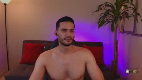 Snapshot of sebastianbellini chatting on February 19, 4:36 pm sebas online show from February 19, 4:36 pm