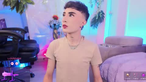 Snapshot of sebastianhilton chatting on February 15, 1:52 pm . INDEPENDENT MODEL online show from February 15, 1:52 pm