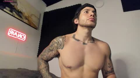 Snapshot of sebastianortizm chatting on February 23, 3:48 am Lucian Sinclair online show from February 23, 3:48 am