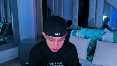 Sebastian online show from March 29, 8:31 pm