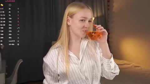 Snapshot of sebrinarainha chatting on September 16, 7:26 pm Rina online show from September 16, 7:26 pm