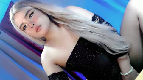 kwen online show from March 19, 7:18 pm