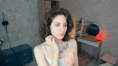 Snapshot of secret_des1res chatting on May 22, 5:58 am Mia online show from May 22, 5:58 am