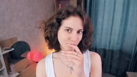 Snapshot of secret_des1res chatting on June 24, 5:39 am Mia online show from June 24, 5:39 am