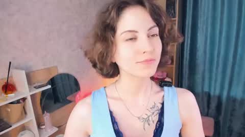 Snapshot of secret_des1res chatting on June 29, 5:57 am Mia online show from June 29, 5:57 am