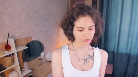 Snapshot of secret_des1res chatting on July 2, 6:08 am Mia online show from July 2, 6:08 am