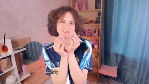 Snapshot of secret_des1res chatting on July 6, 6:10 am Mia online show from July 6, 6:10 am