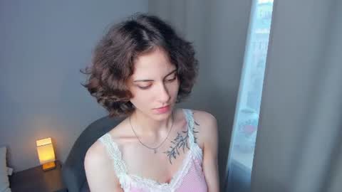 Snapshot of secret_des1res chatting on July 13, 5:32 am Mia online show from July 13, 5:32 am