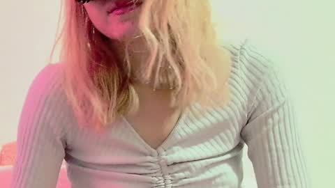 Anni online show from December 8, 10:41 am