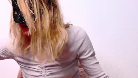 Anni online show from December 13, 4:00 am