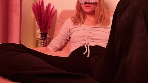 Anni online show from December 25, 12:05 pm