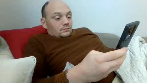 Snapshot of secretcplg chatting on January 1, 12:33 pm Simon online show from January 1, 12:33 pm